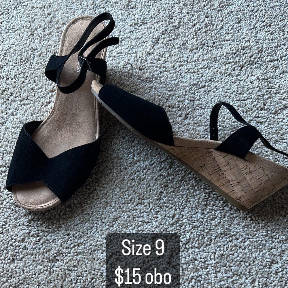 Womens sandals size 9